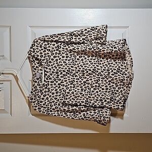 Chico’s Cheetah Animal Print 3/4 Roll Up Sleeve Scoop Neck Shirt Size S 0